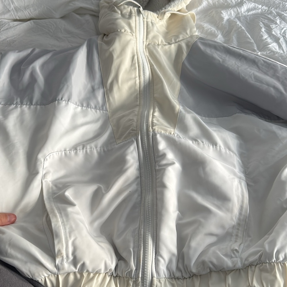 ALO Reversible jacket - Picture 9 of 14